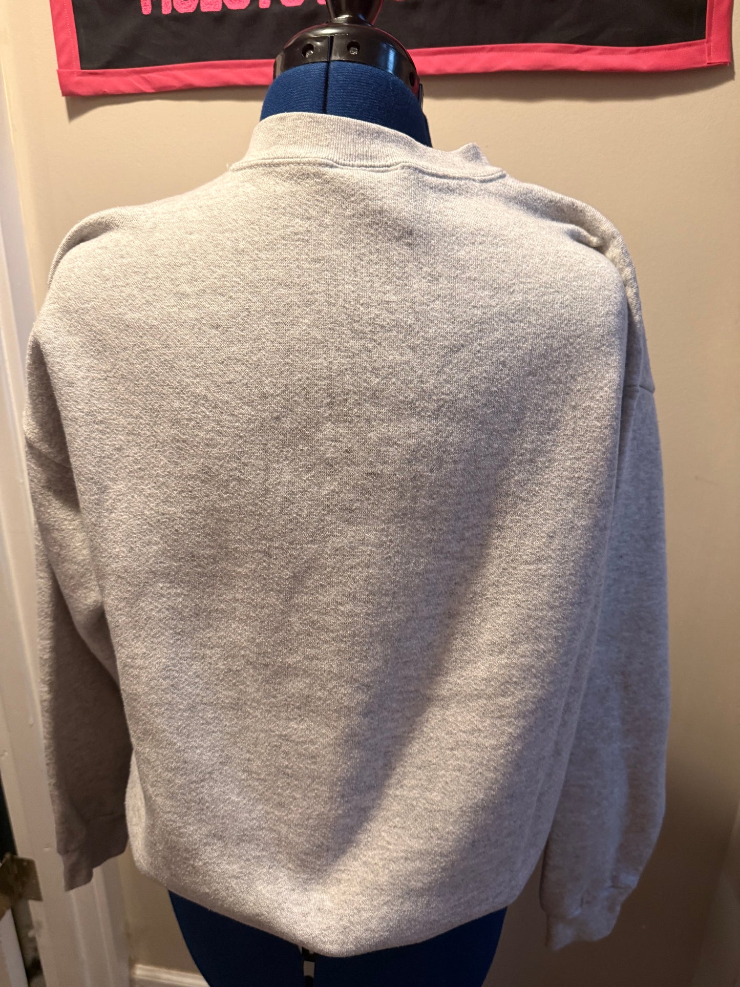 The Next Martha's Vineyard! VTG Gray Widow's Bay Crewneck - LG