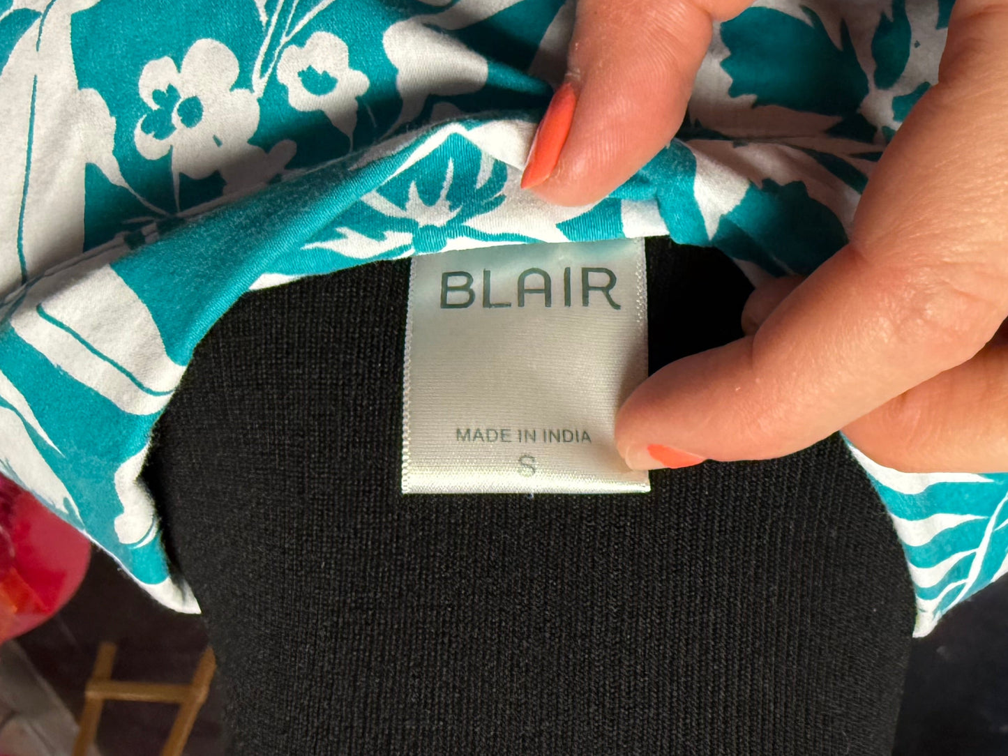 Vintage 90s Blue + White Floral Hawaiian Short Sleeve Shirt Small