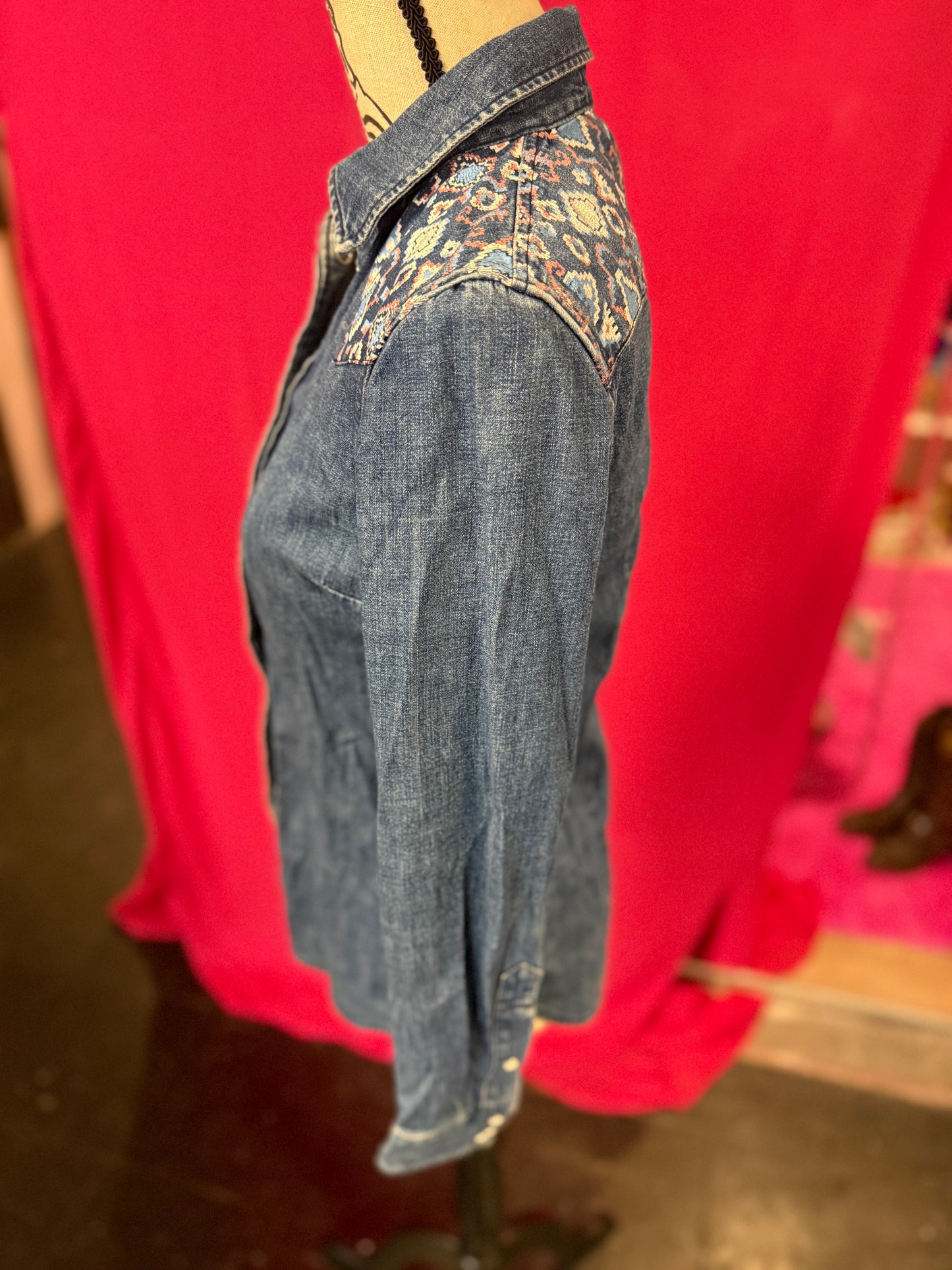 Dark Denim + Aztec Print Pearl Snap Levi's