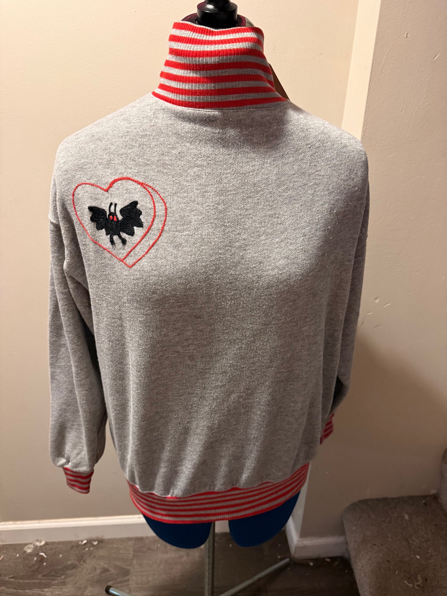 I <3 Mothman VTG Grey + Red Striped Turtleneck Sweatshirt - Med