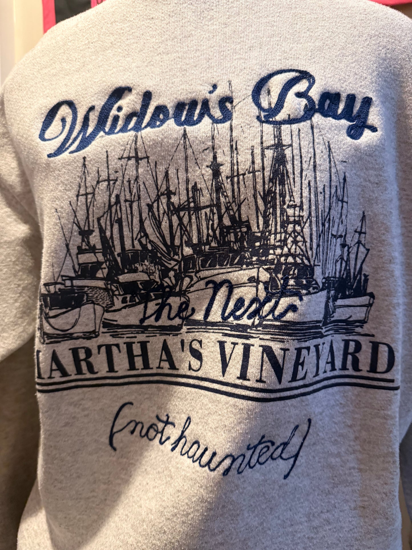 The Next Martha's Vineyard! VTG Gray Widow's Bay Crewneck - LG