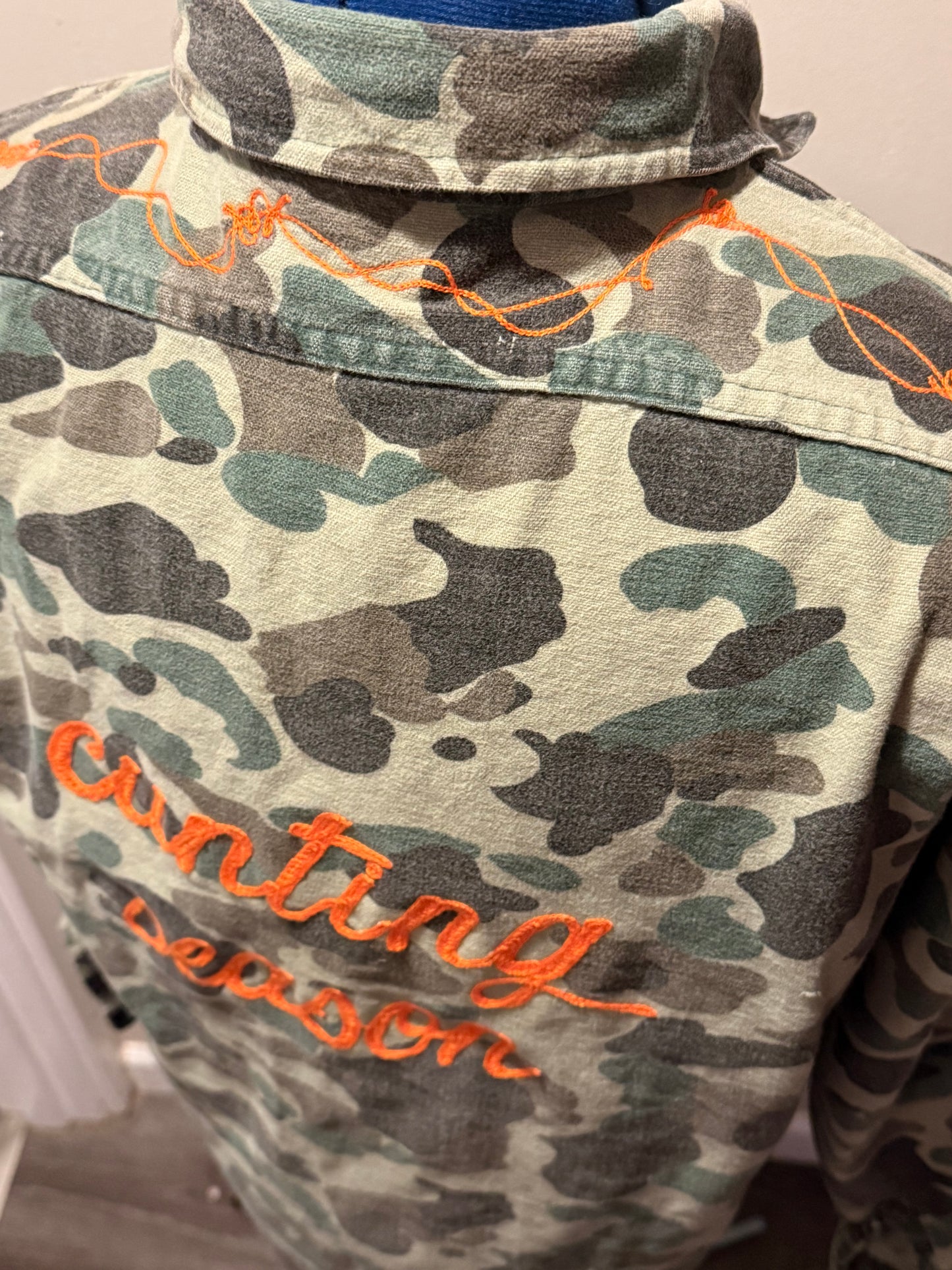 Cunting Season Barbed Wire + Target Vintage Camo L/S Button-Up Shirt