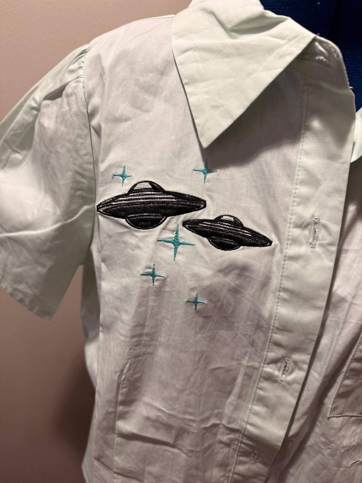 Support Your Local Weirdo S/S Alien UFO Button-Up Shirt - XL