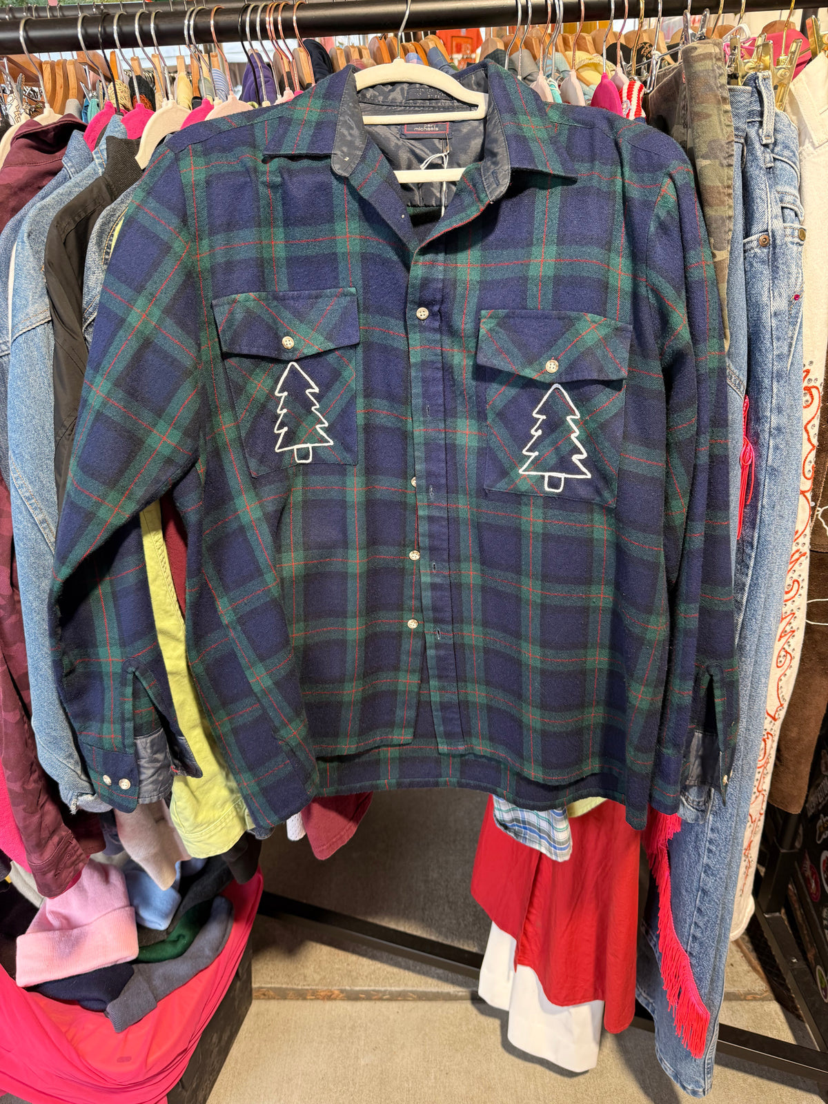 In the Pines VTG Green + Red Tartan Wool L/S Button-Up Collared Shirt - LG