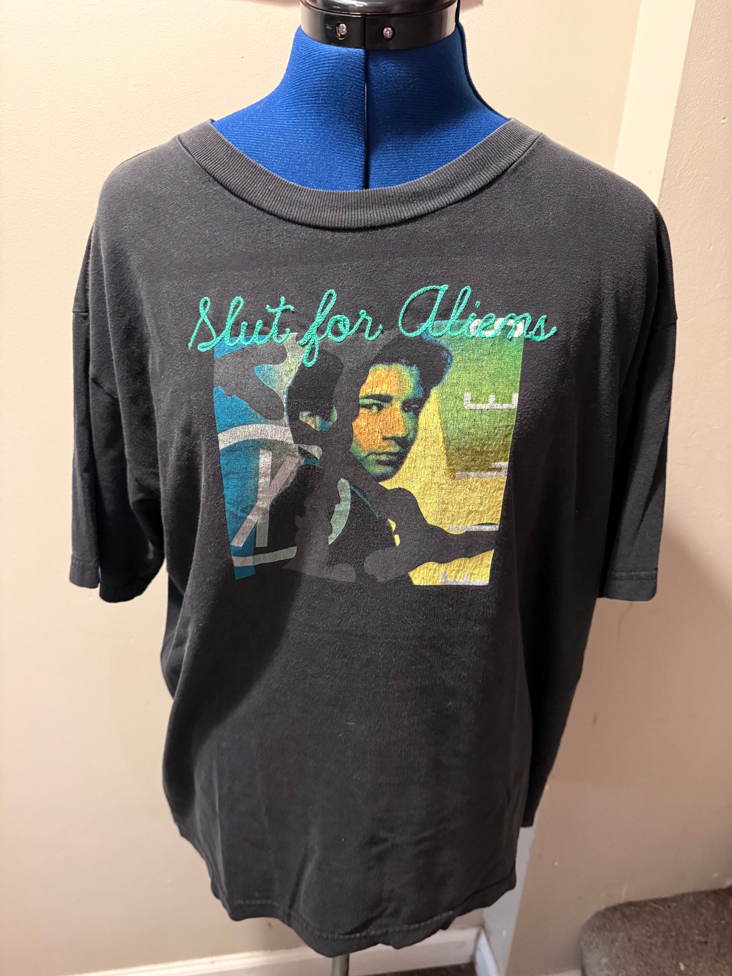 Slut for Aliens Fox Mulder Tee - LG