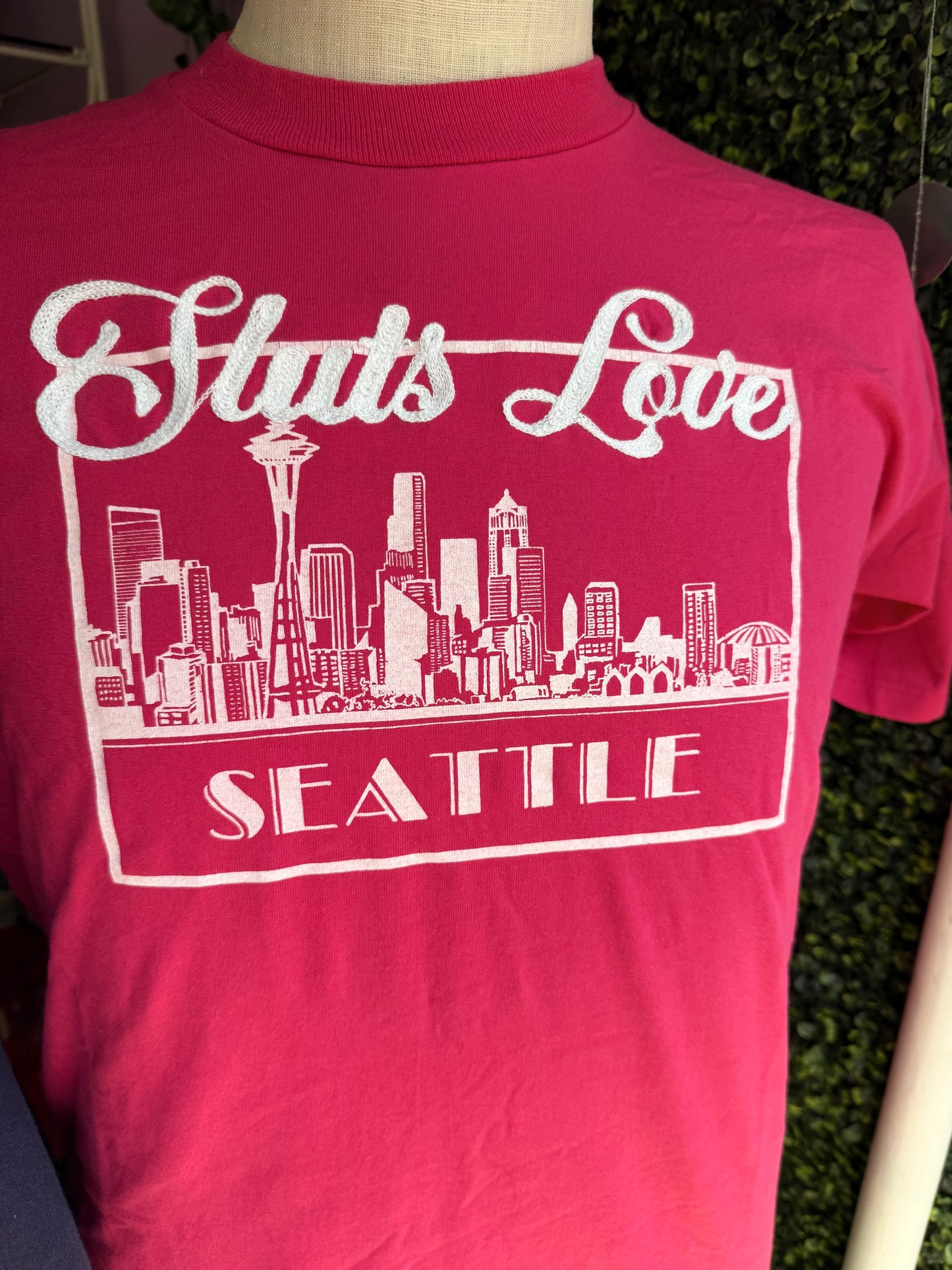 Sluts Love Seattle VTG Hot Pink Skyline Tee - LG