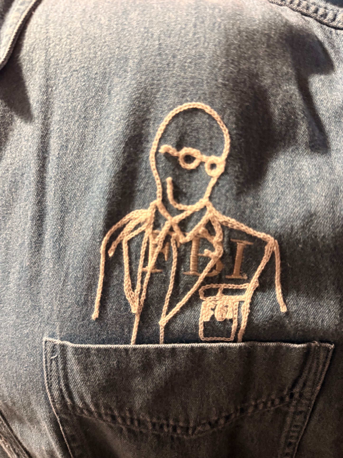 I'm in love with AD Skinner VTG Blue Denim Button-Up L/S Shirt - MD