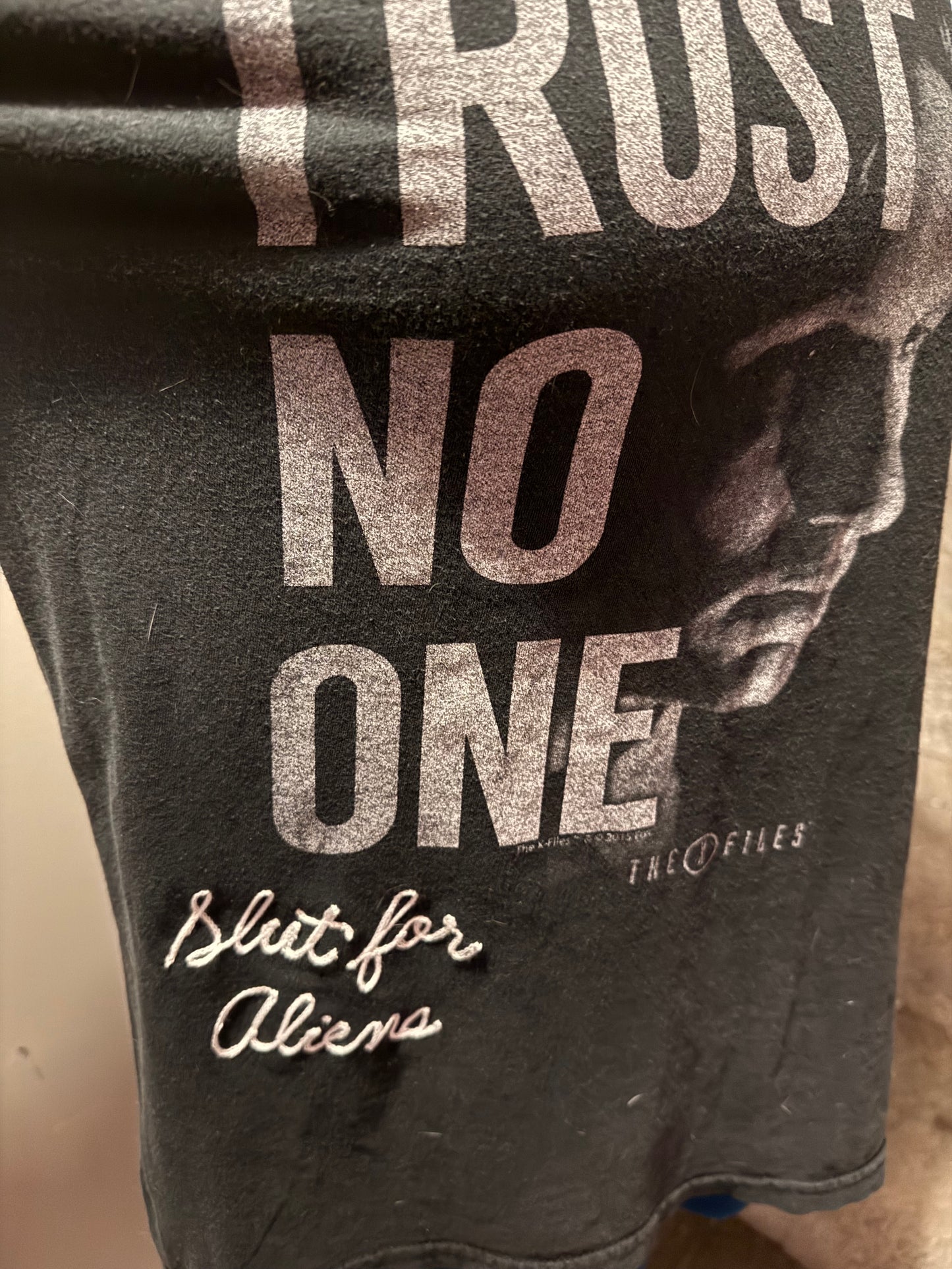 Slut for Aliens Fox Mulder Tee - LG