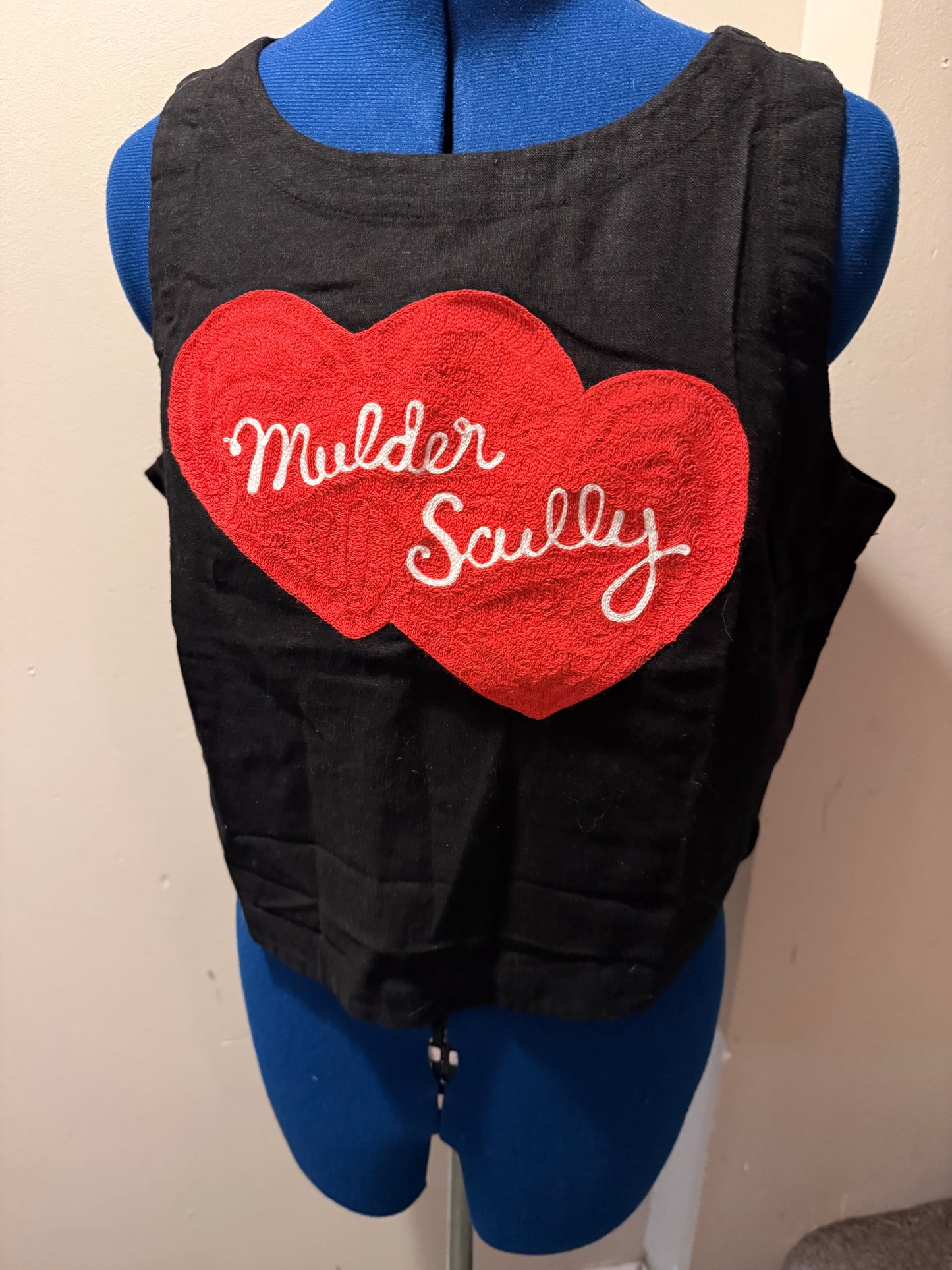Mulder & Scully Hearts Linen High Neck Crop Tank - LG
