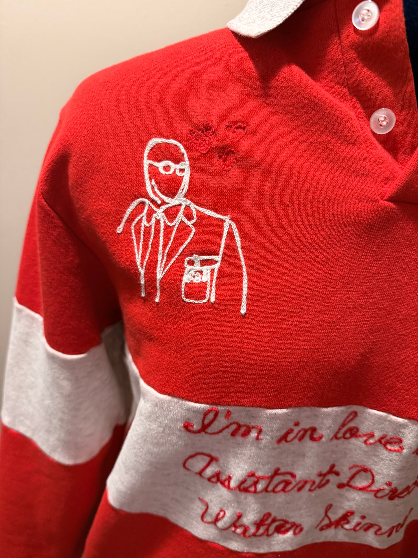 I'm in love with Asst Dir Skinner Red + Gray VTG Collared Sweatshirt - XL
