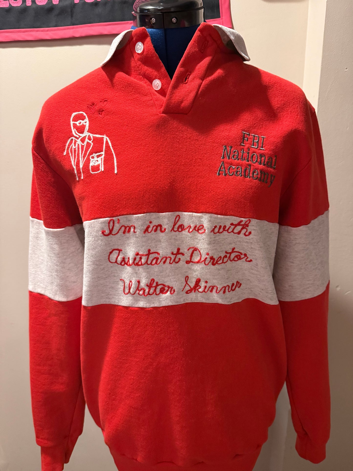 I'm in love with Asst Dir Skinner Red + Gray VTG Collared Sweatshirt - XL