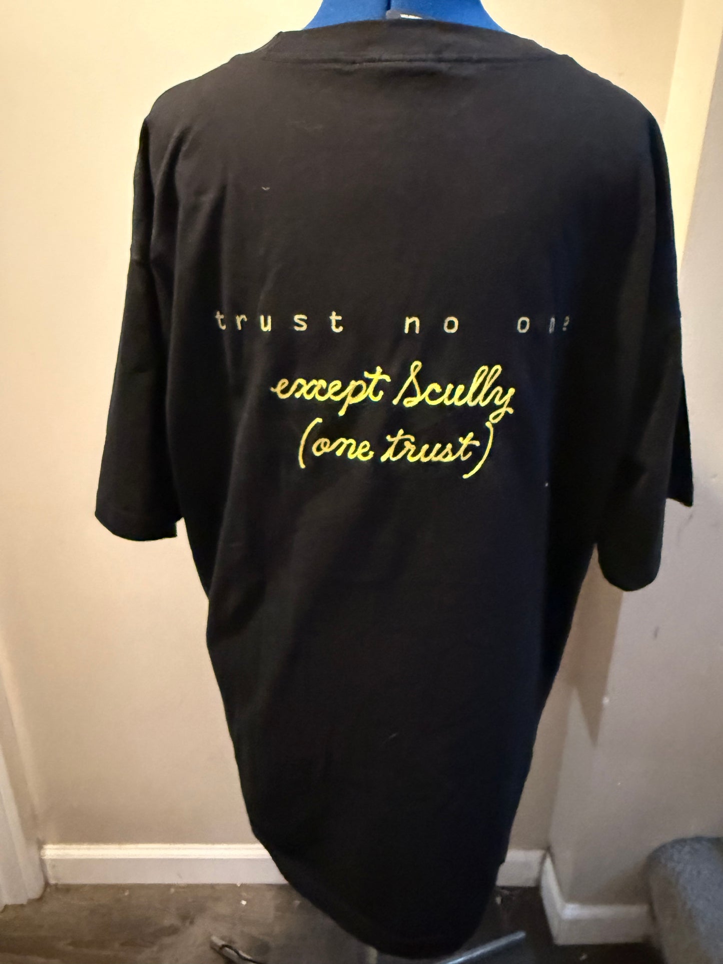 Slut for Aliens Fox Mulder Tee - XL