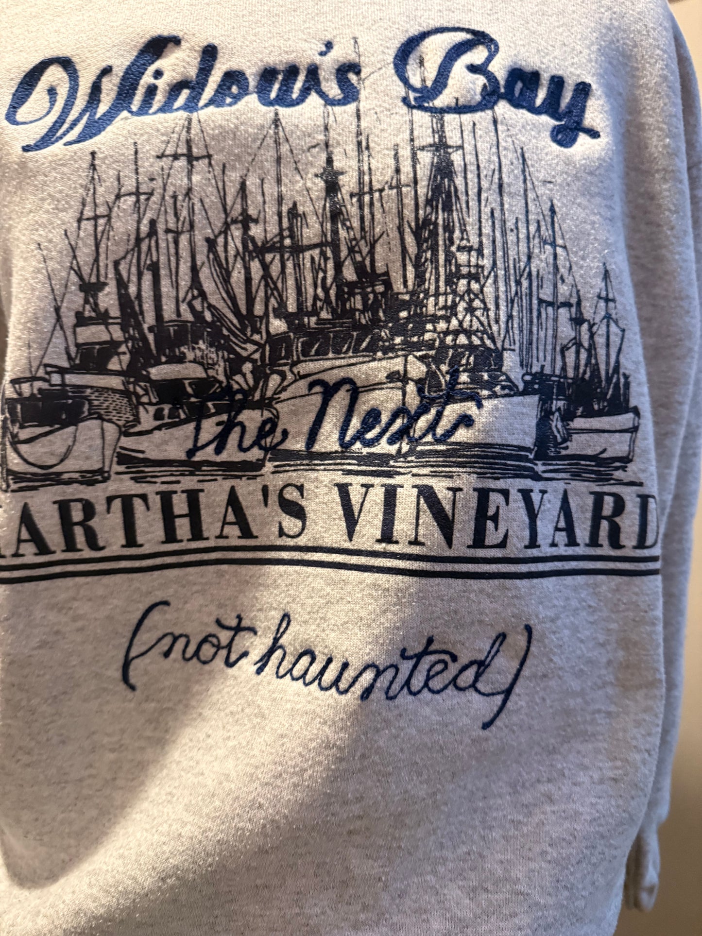 The Next Martha's Vineyard! VTG Gray Widow's Bay Crewneck - LG