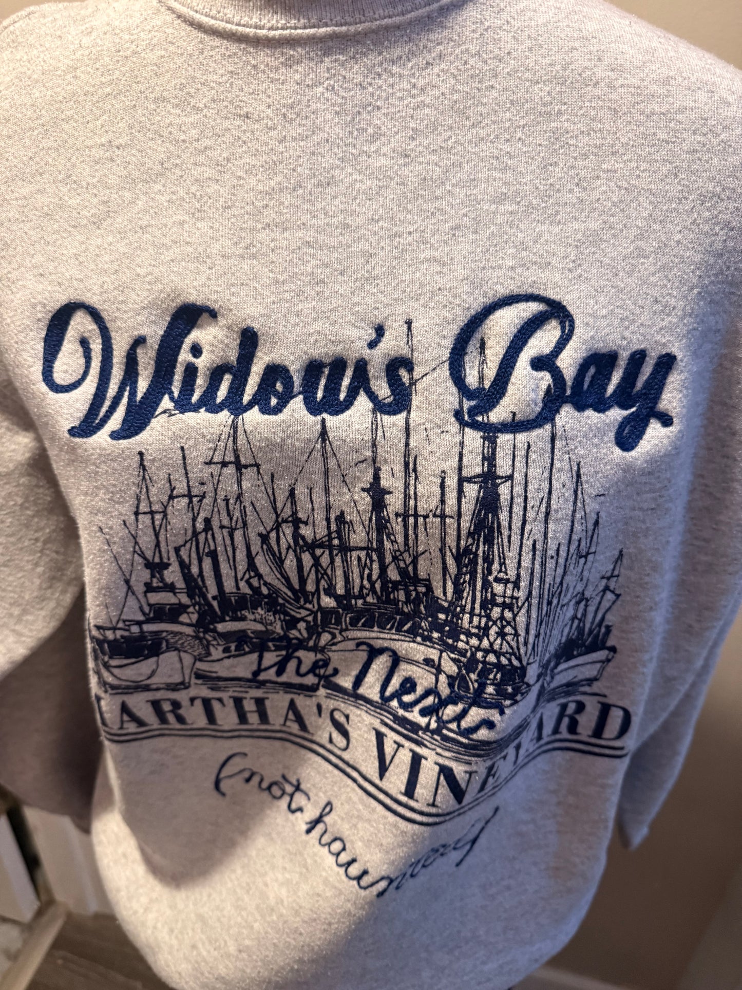 The Next Martha's Vineyard! VTG Gray Widow's Bay Crewneck - LG