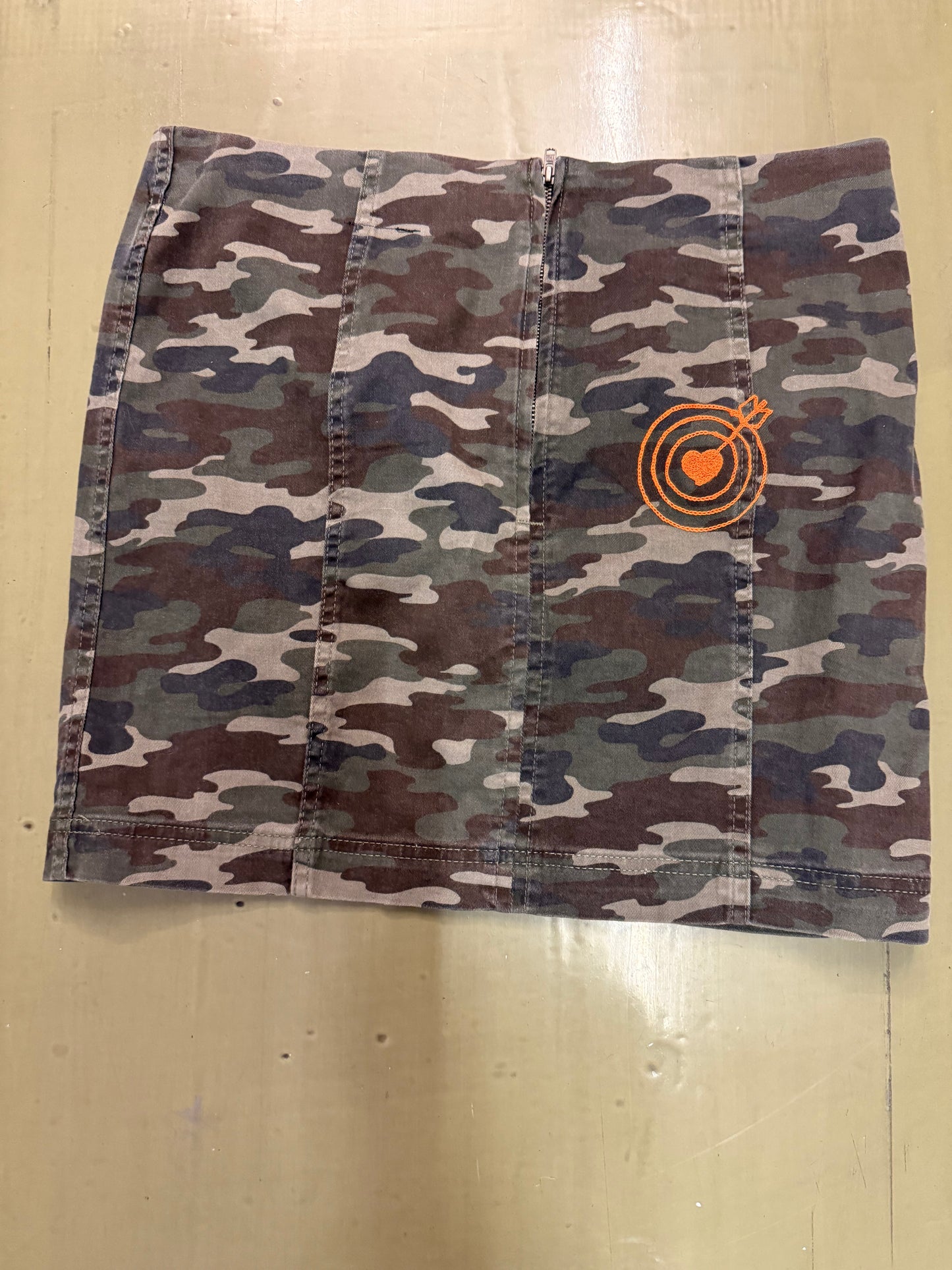 Cunting Season + Heart Target Green + Brown Camo Mini Skirt - 10