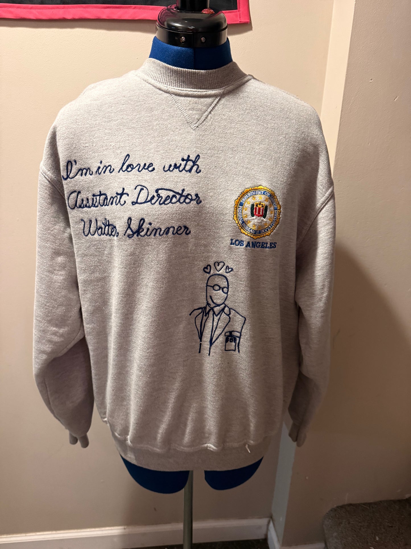 I'm in love with Asst Dir Skinner Gray L/S Crewneck Sweatshirt - LG