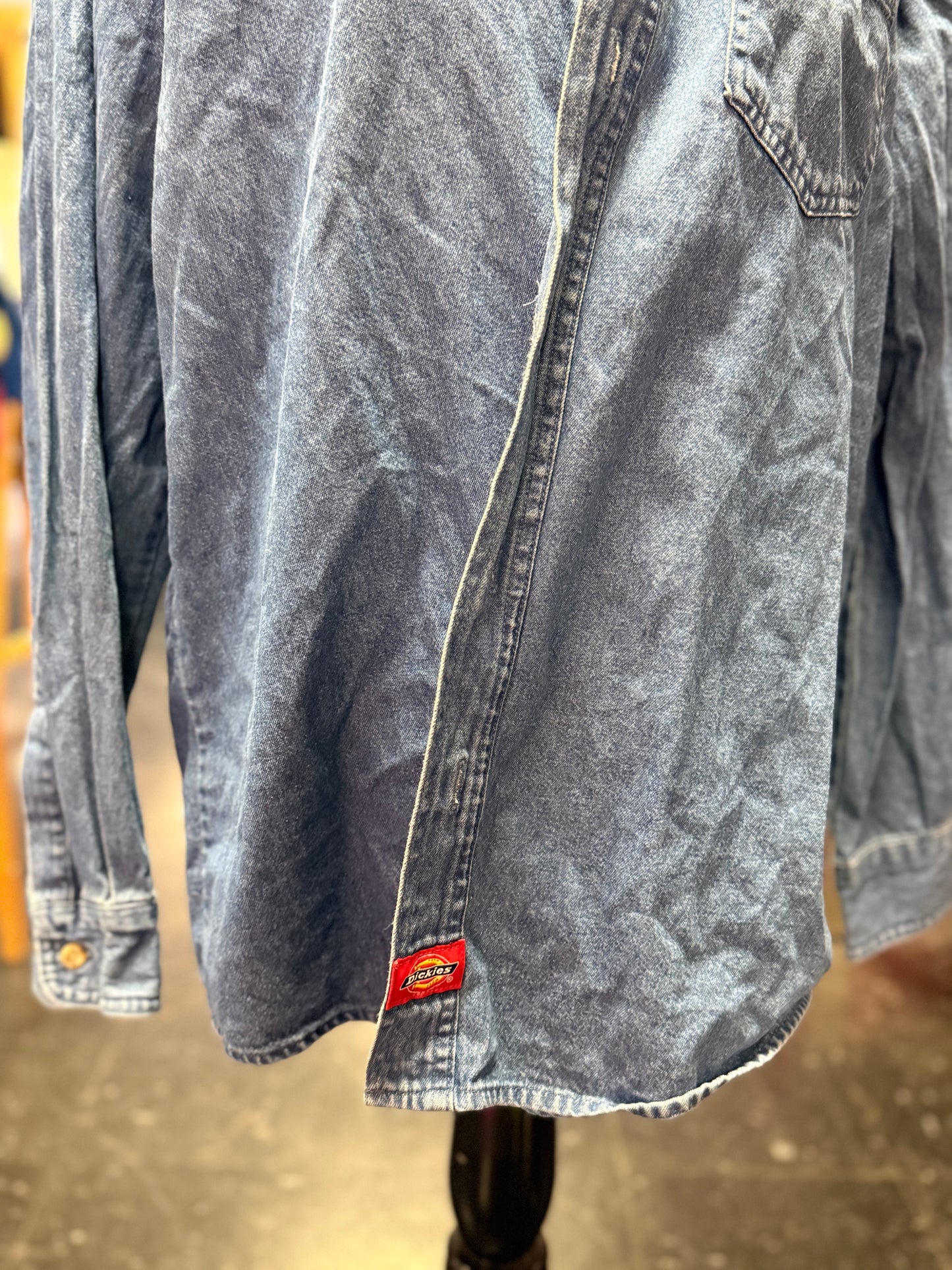 Blue Denim Long Sleeve Dickies Button-Up Collared Shirt Large