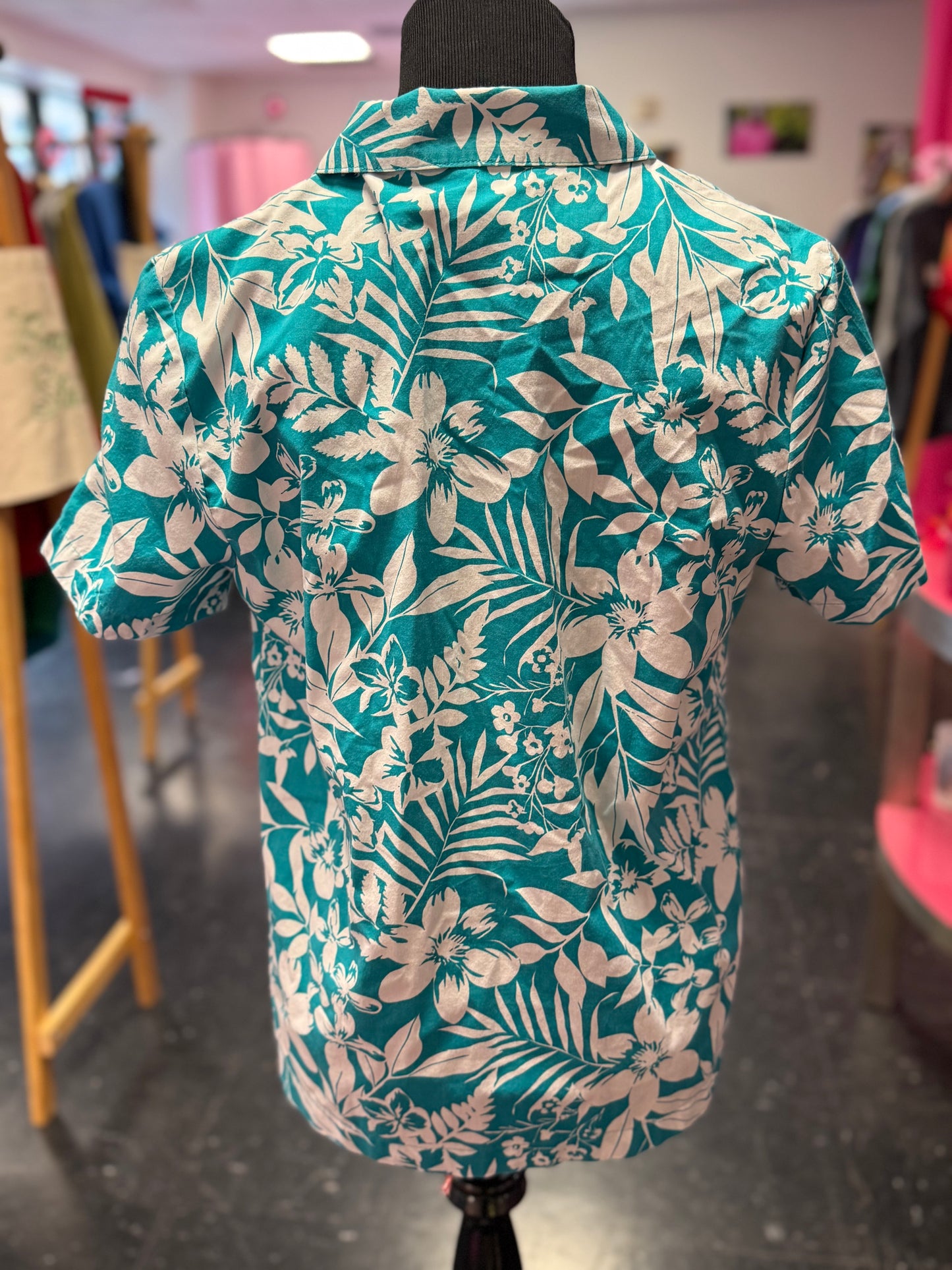 Vintage 90s Blue + White Floral Hawaiian Short Sleeve Shirt Small