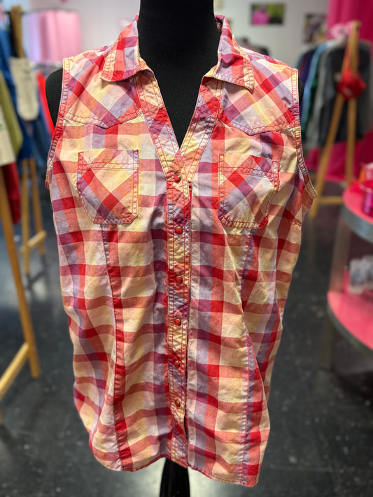 Sleeveless White, Blue, Red Collared Pearl Snap Top XL