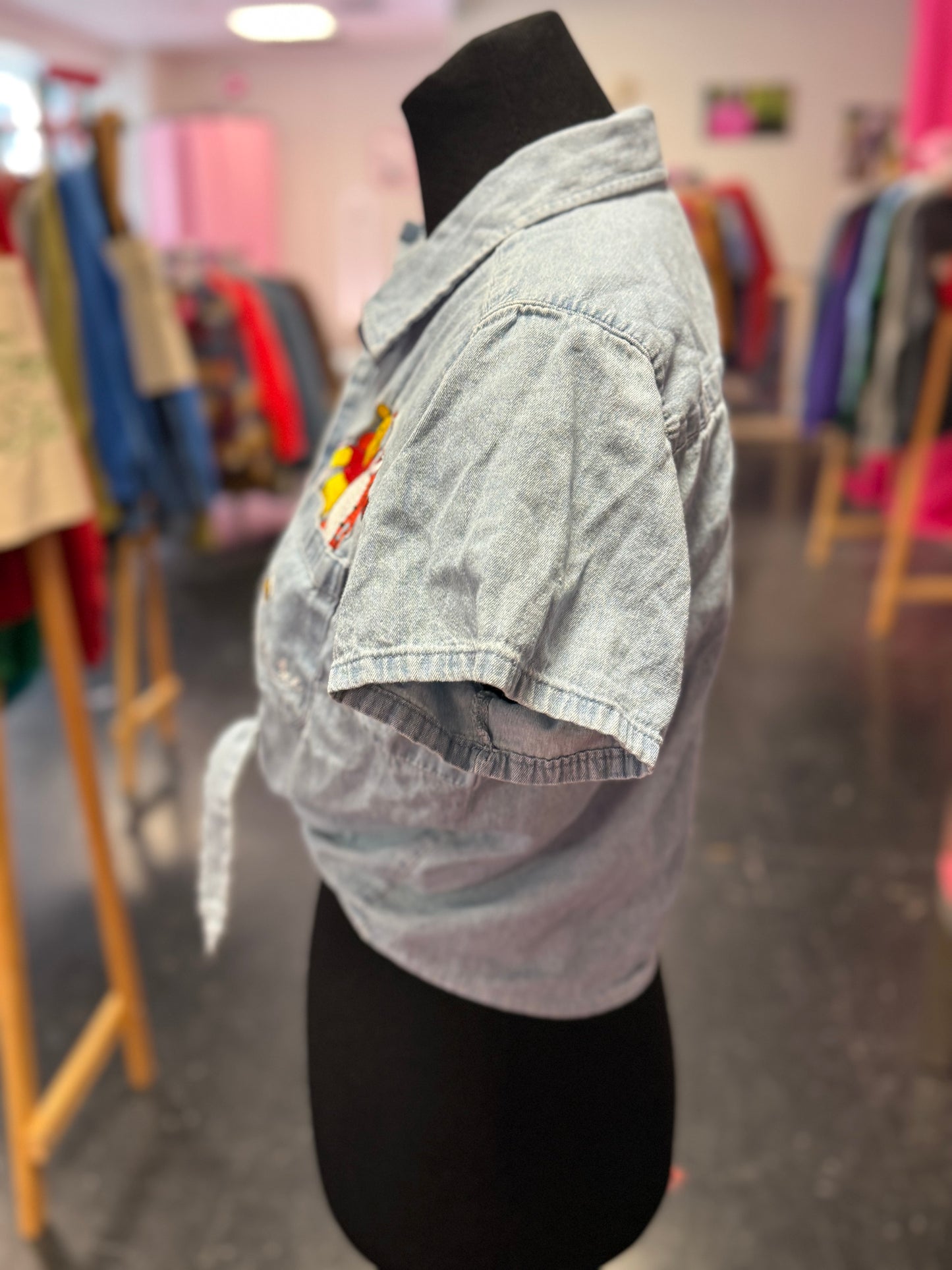 Our Universe Disney Winnie the Pooh Pocket Friends Women's Denim Chambray Tie-Front Woven Top Large
