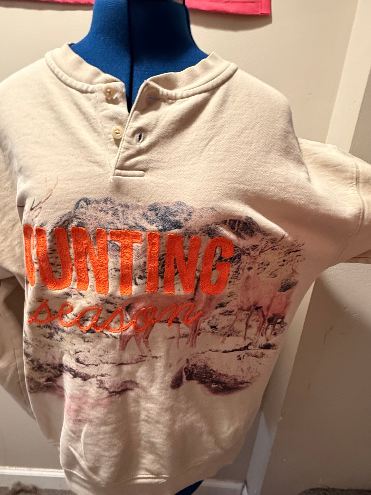 Cunting Season Deer Graphic Sweatshirt