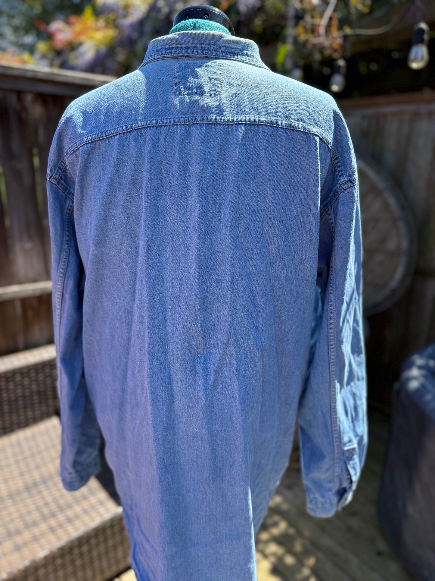 "King of Hearts" Pocket Button-Up Light Denim Levi's Top