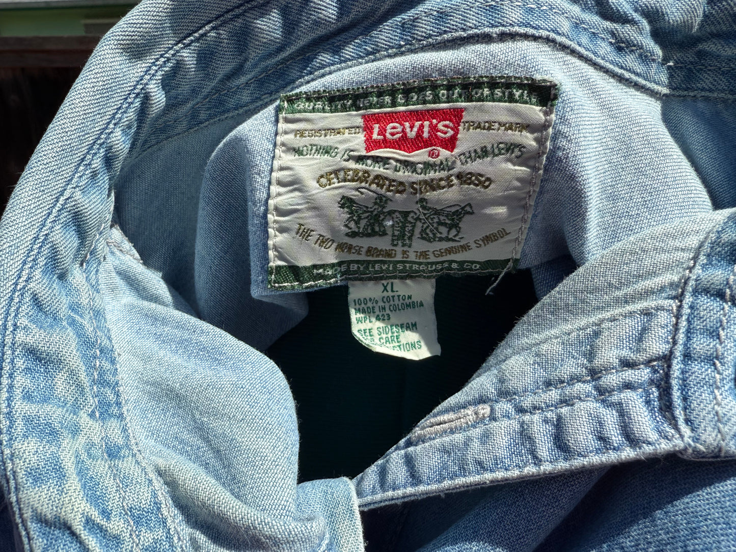 "King of Hearts" Pocket Button-Up Light Denim Levi's Top