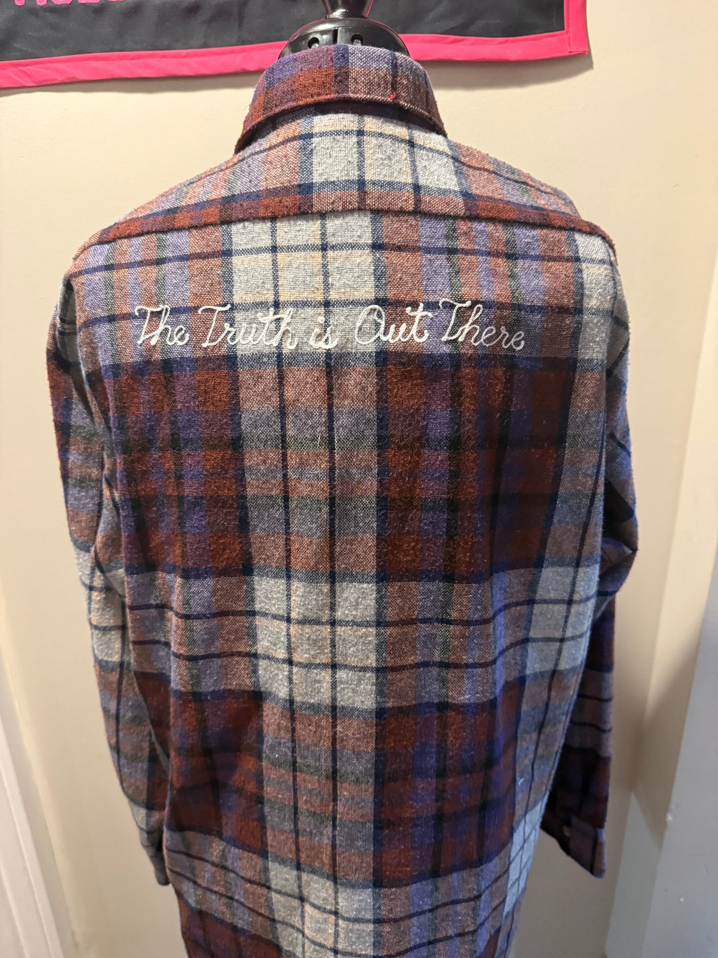 The Truth is Out There VTG Wool Flannel Button-Up Shirt - XL