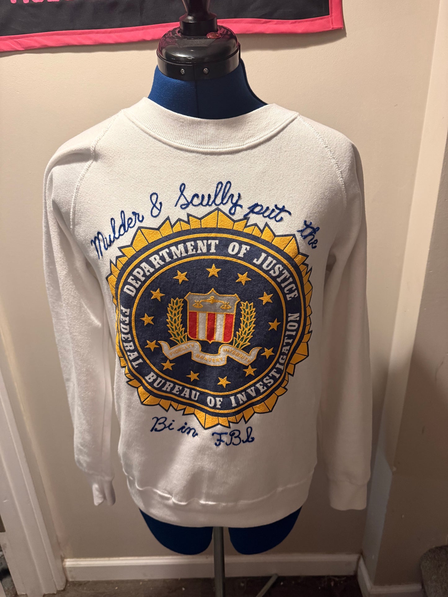 Bi in FBI VTG White L/S Crewneck Sweatshirt - MD