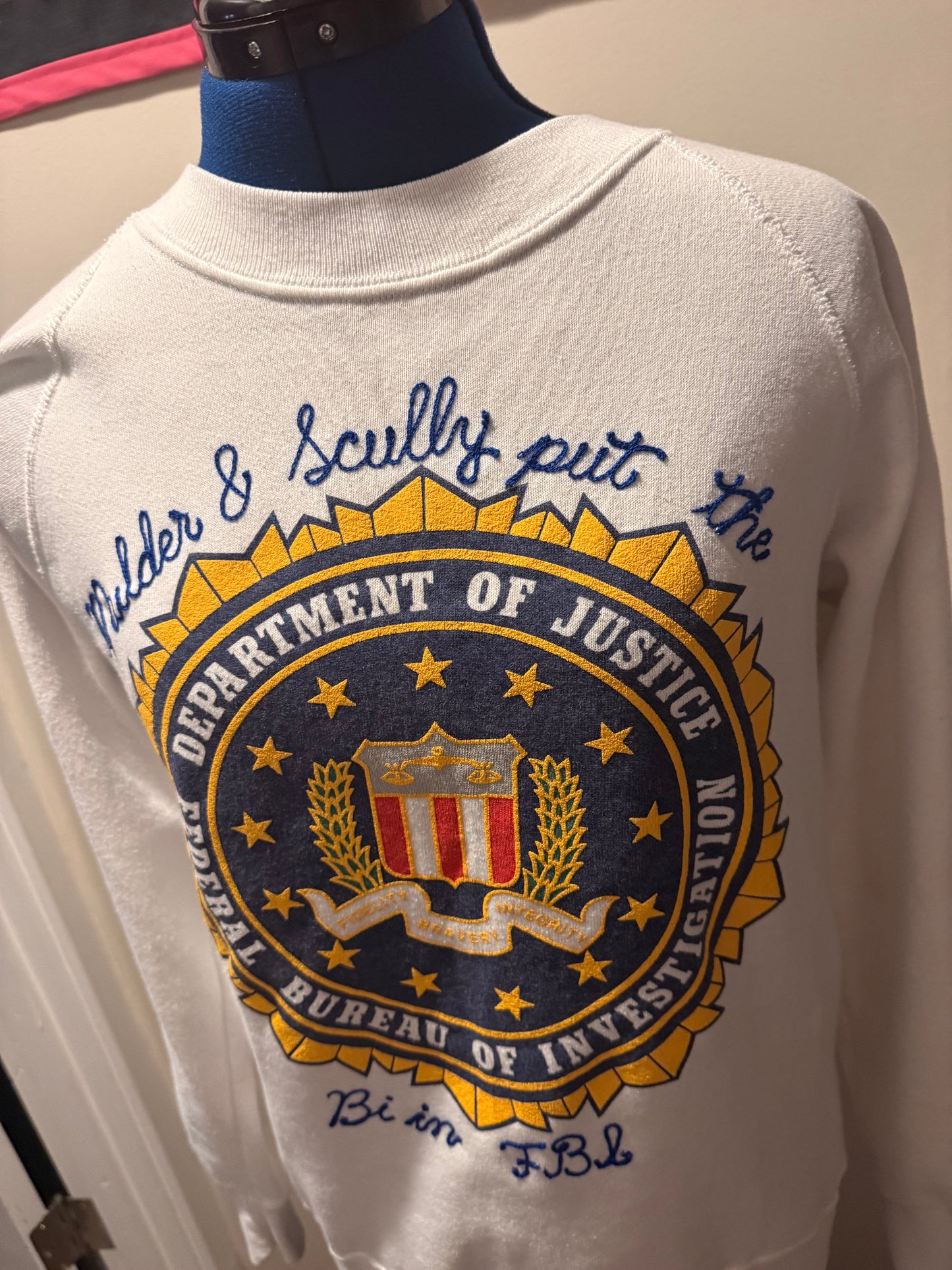 Bi in FBI VTG White L/S Crewneck Sweatshirt - MD