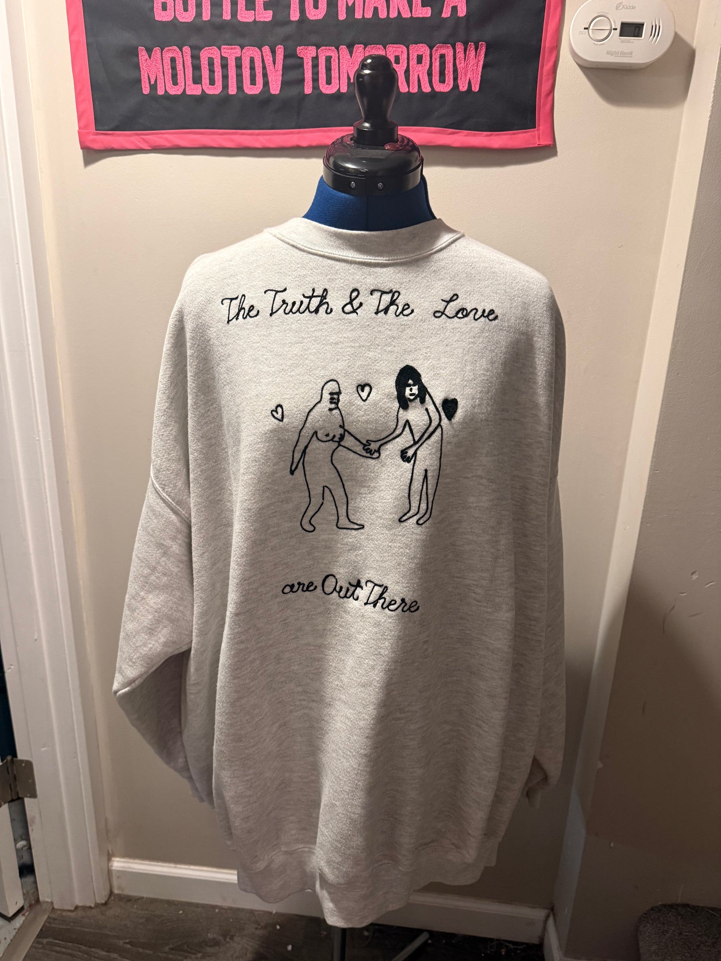 The Truth and the Love Jersey Devil VTG Gray Crewneck Sweatshirt - 4X
