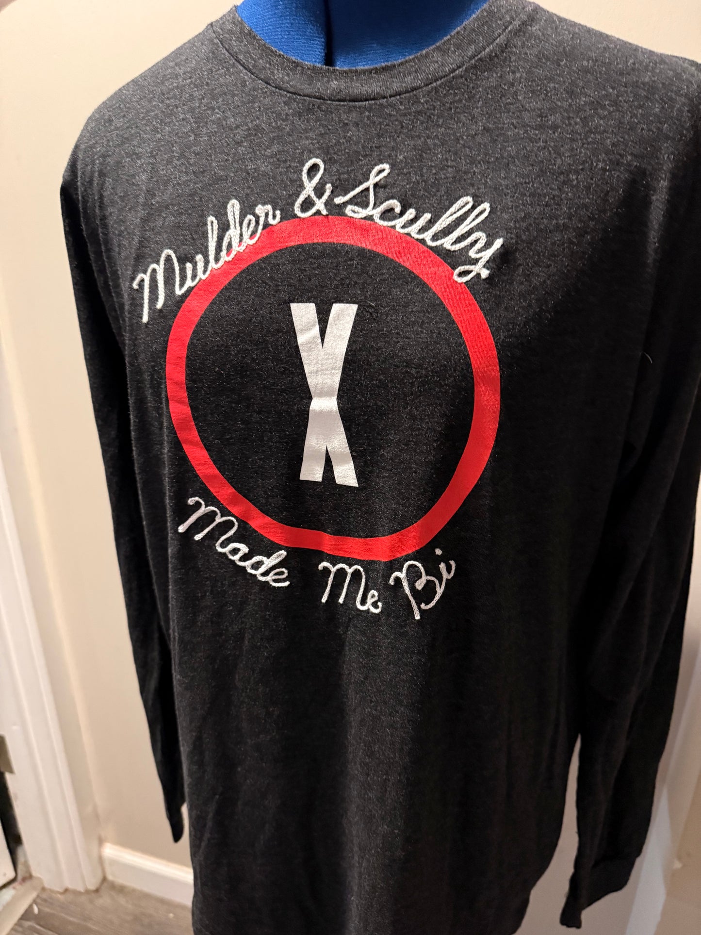 Mulder & Scully Made Me Bi VTG L/S The X-Files Gray Tee - LG