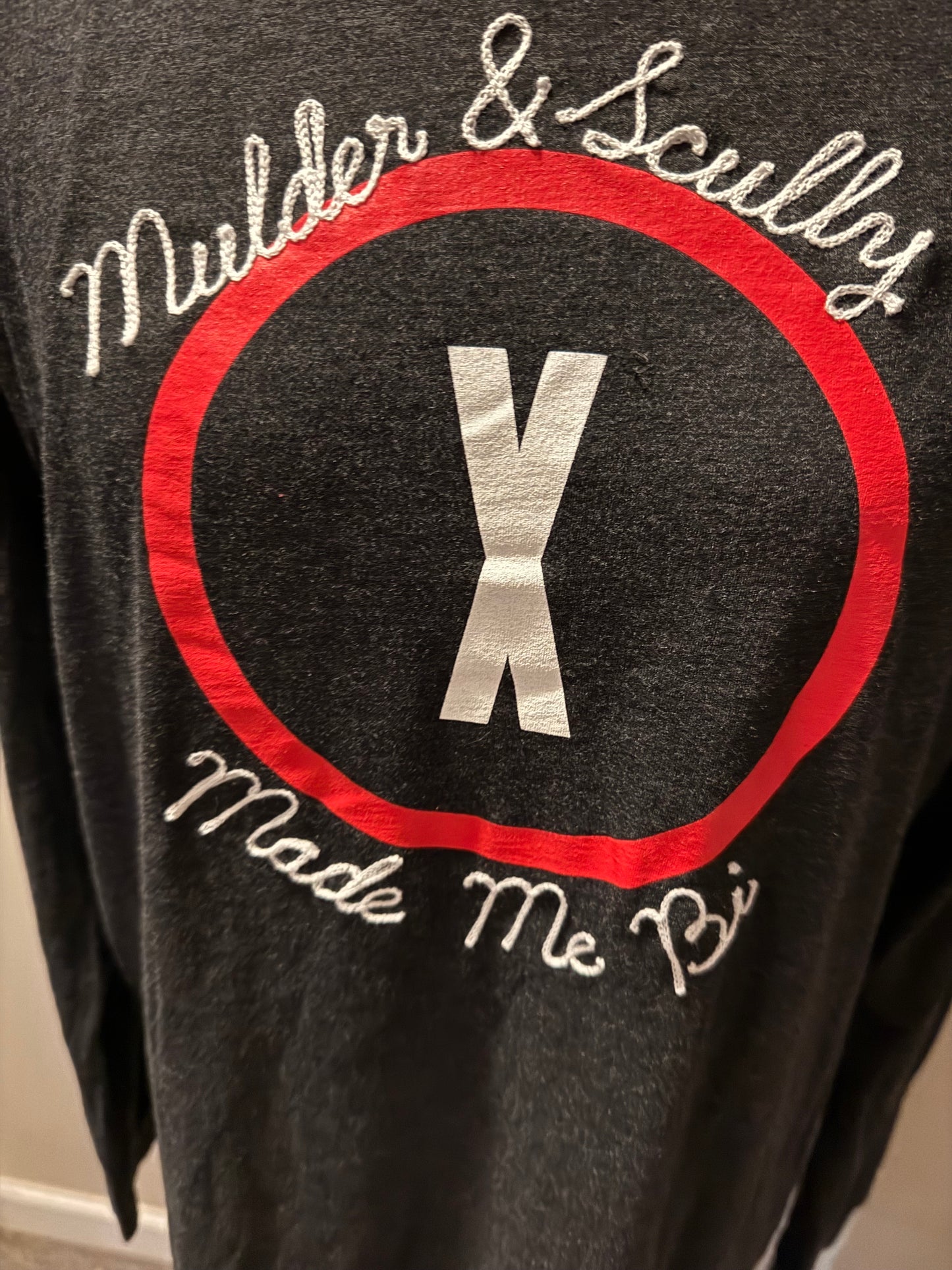 Mulder & Scully Made Me Bi VTG L/S The X-Files Gray Tee - LG
