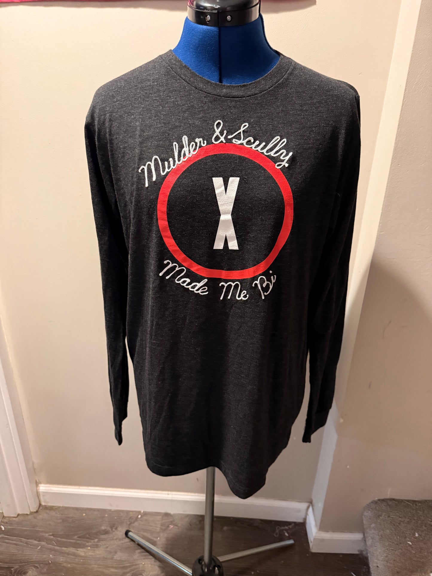 Mulder & Scully Made Me Bi VTG L/S The X-Files Gray Tee - LG
