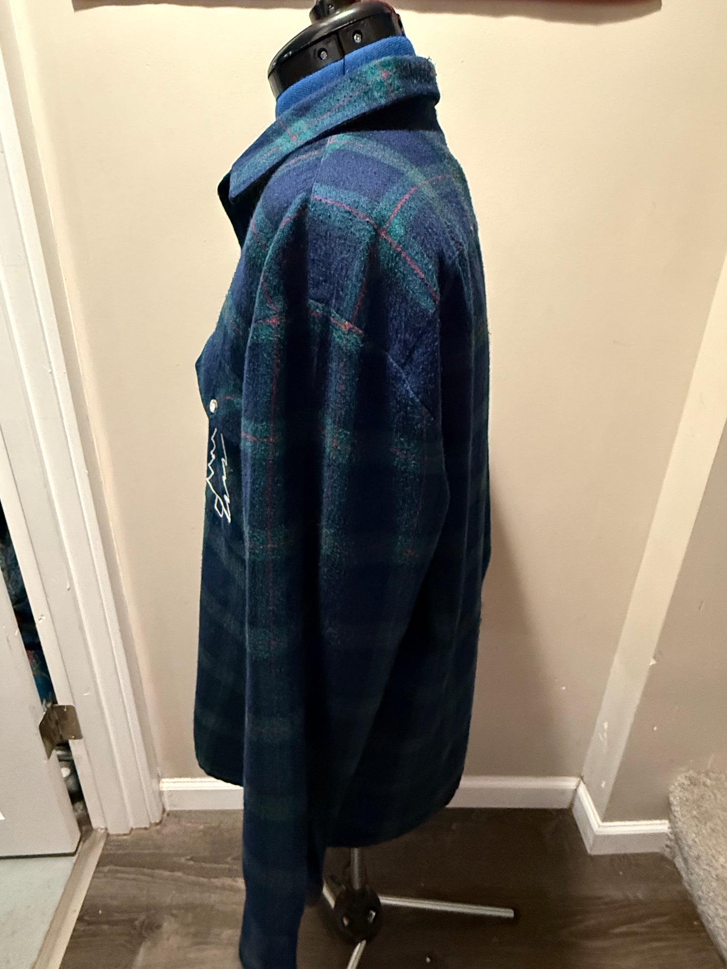 In the Pines Vintage Green, Blue, Red Tartan Plaid L/S Wool Button-Up Shirt