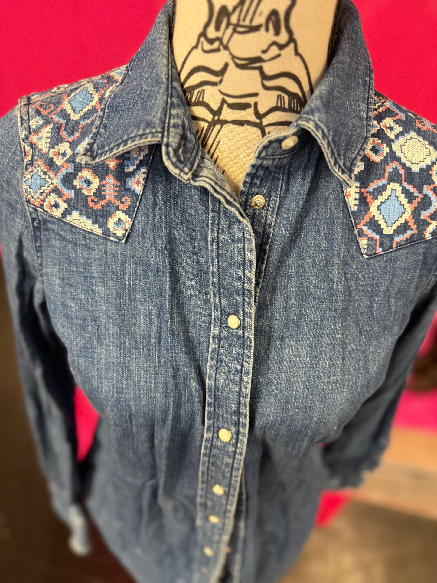 Dark Denim + Aztec Print Pearl Snap Levi's