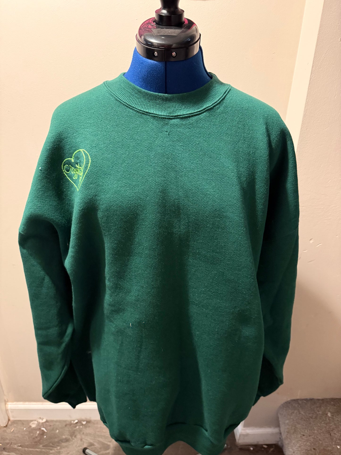 I <3 Cryptids Vintage Green Crewneck Sweatshirt - 2XL